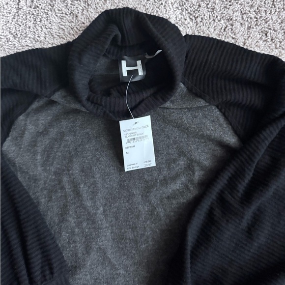 Womens Colorblock Two-Tone Mock Neck Sweater Pull on Black Gray Size Medium NWT - Picture 4 of 5